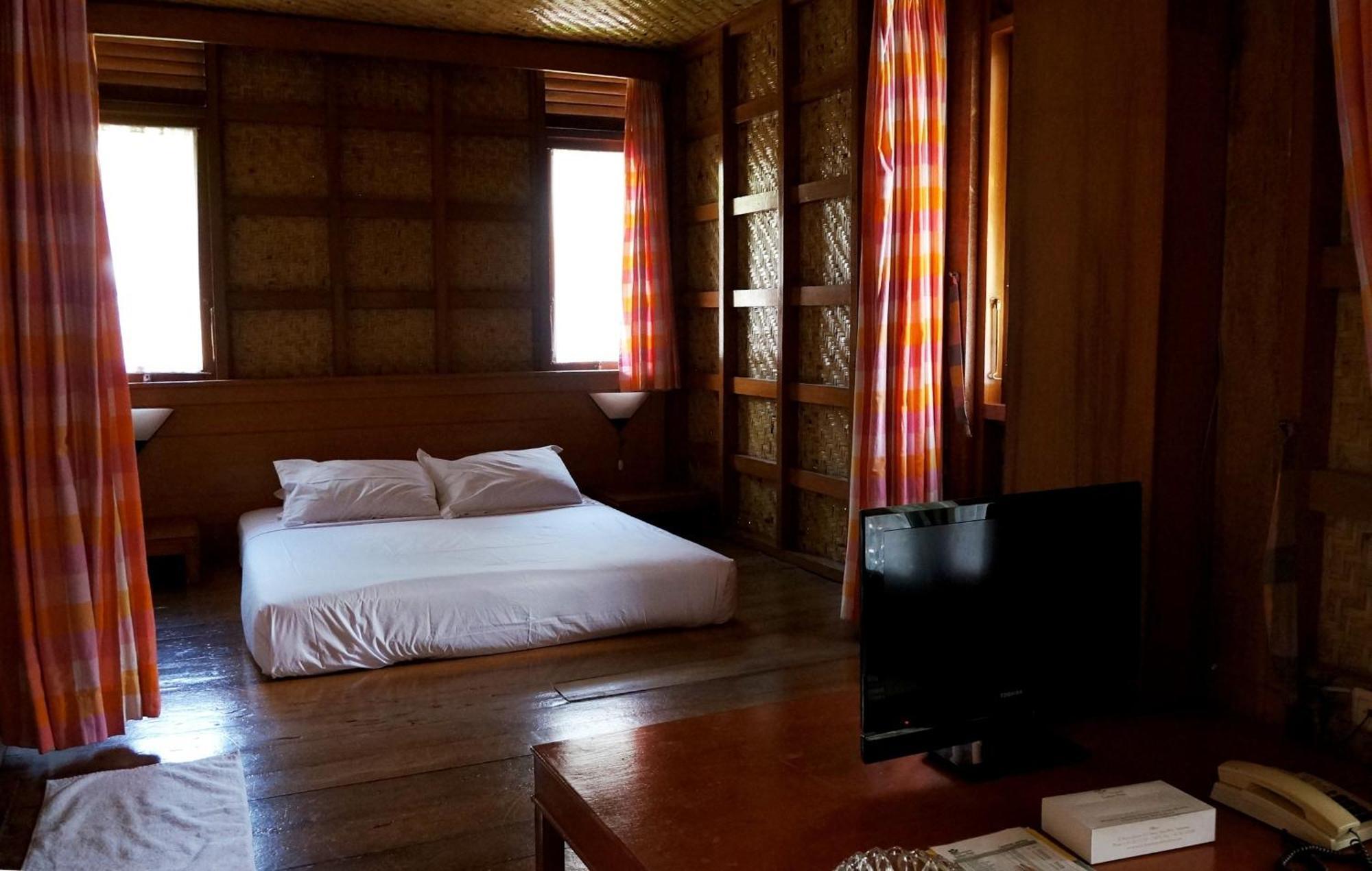 Kampung Sumber Alam Garut Hotel Værelse billede